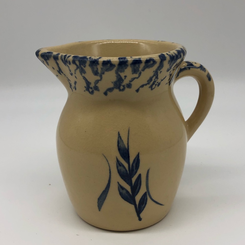 1 pint pitcher Robinson Ransbottom wheat blue spongeware, Roseville OH